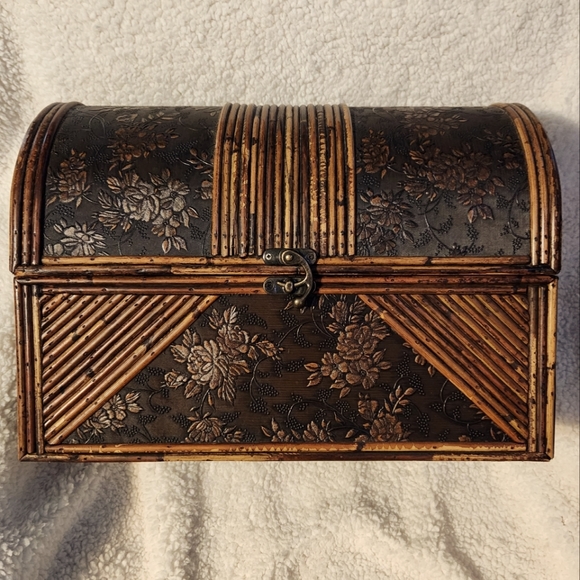 Other - Vintage Asian wooden bamboo dome top storage trunk chest